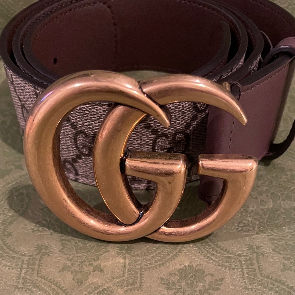 Women Gucci belt with dust bag and box